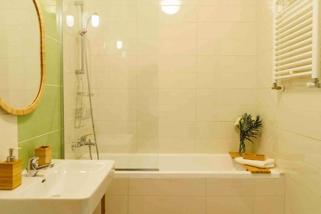 Vivando - Beautiful Studio B + Parking 布加勒斯特 外观 照片
